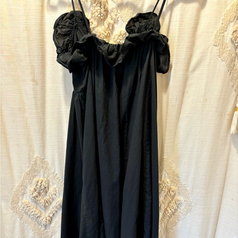 H&M Maxi Ruffle Trim Dress. Black -Size M
